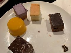 -唐拉雅秀酒店-西锦汇空中BBQ·思创餐厅