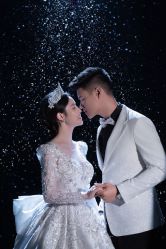 -雪中彩影婚纱摄影·微光艺术中心