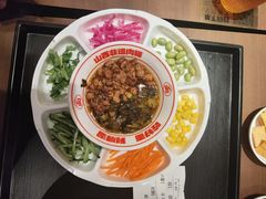 -顺溜·手工刀削面·黑金店(铜锣湾店)