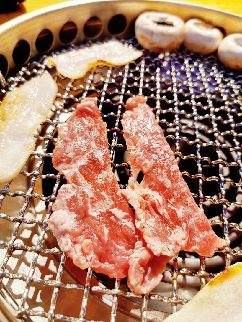 咸阳探店 | 一家很棒的烤肉店 !大浪炭火鲜牛肉酒场( ¨ )