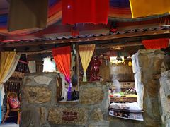 -老牌坊云南鱼豆花火锅(嵩山店)
