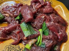 -黄利砖万峰林布依特色酸笋牛肉馆