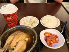 -皇室宴会厅(香港迪士尼乐园)