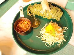 敲糖椒麻鸡丝凉面-蜜桃花开·中西融合菜E&W(南长街店)