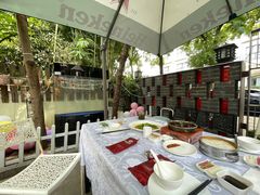 -湖庭壹品鸭王·传统北京烤鸭·别墅私房菜·庭院宵夜(江宁店)