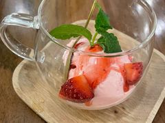 草莓冰淇淋-304/BRUNCHRESTAURANT