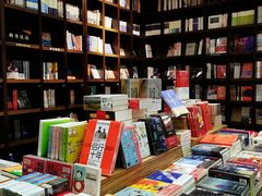 -钟书阁(松江泰晤士小镇店)