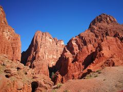 -天山神秘大峡谷