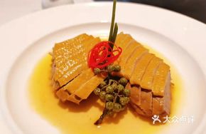 Sichuan-style Goose with Green Peppercorns
