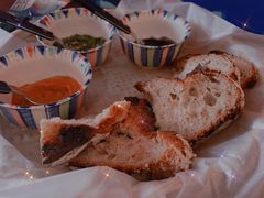 三种酱配酸面包-Mesa Madre梅萨妈妈·Bintana(国贸店)