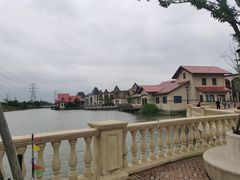 -蓝精灵乐园·世茂精灵之城主题乐园
