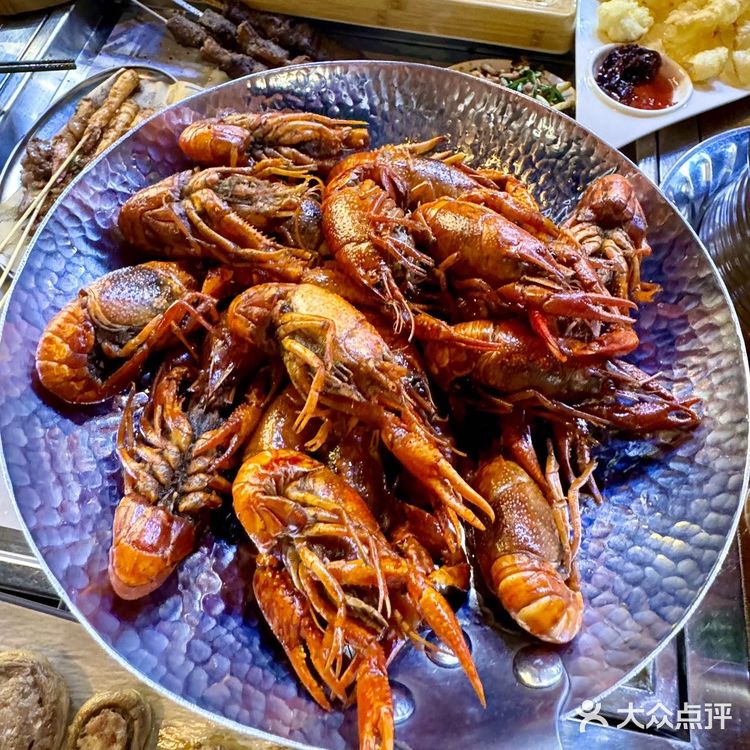 这家烧烤不愧是大理的排队王… 这家烧烤在大理真的毫无对手