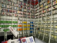 -钟书阁(松江泰晤士小镇店)