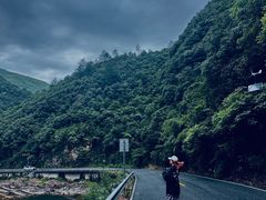 -安吉龙王山峡谷漂流