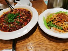 -爆炸头阿姨小四川正宗川味小吃(无任何分店)