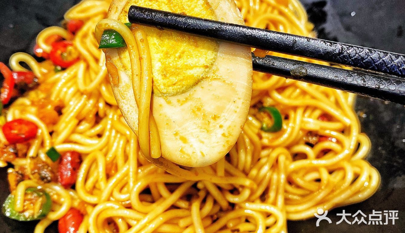 最近是爱上了江西的拌粉，一连吃了好几天的节奏。