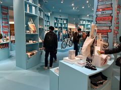 -乐蓬马歇百货公司(Rive Gauche)