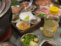 -围炉肉舍•炭烤活鳗•丹东海鲜烤肉(步行街店)