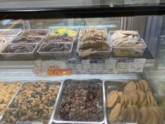 面包甜点陈列柜-真老大房(南京东路店)
