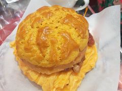 猪扒菠萝包-華叔茶記