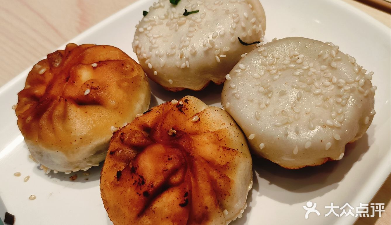 小杨有汤生煎包🥺好吃到cry