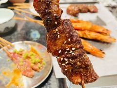 -何妹湿辣牛肉·粤式烧烤砂煲(桂雅路店)