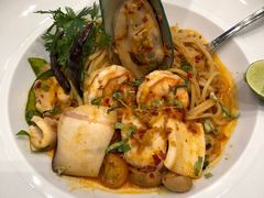 -Chom Cafe and Restaurant