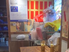 -有红鸡毛店·砂锅菜(抚琴夜市店)