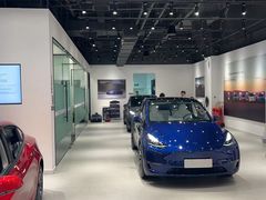 -TESLA 特斯拉(北京颐堤港体验店)
