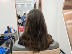 点击看大图 -V8潮牌·接发烫染连锁