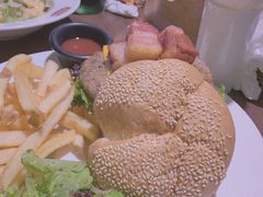 -拉亚汉堡经典餐厅(商城路店)