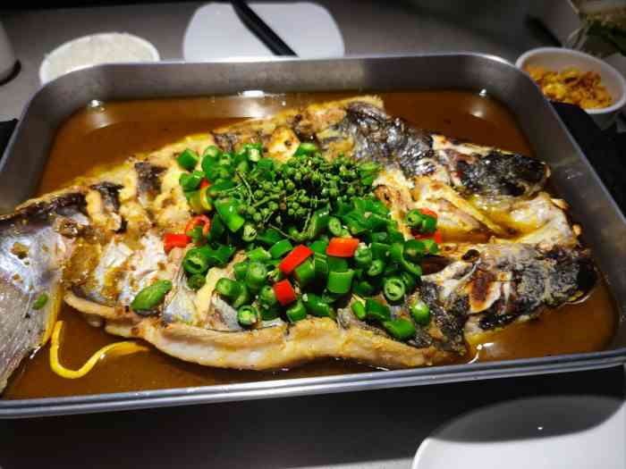 半天妖烤鱼(济南印象城店)-"中午和同事一起过来打卡半天妖,点了蒜