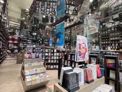 -钟书阁(群光广场店)