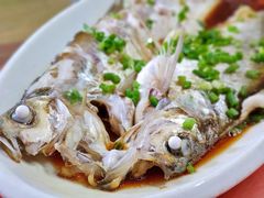 清蒸朋鱼-晓琦农家菜馆·地道农家菜