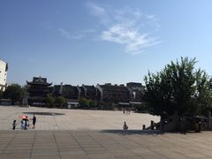 -巴陵广场