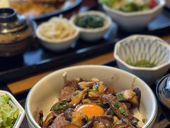 烧肉盖饭定食-炼火烤肉店