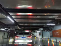 -九六广场-停车场