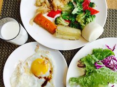 -西安大雁塔科技大学地铁站亚朵酒店