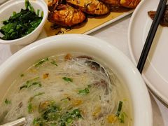 -荣誉海鲜酒楼(海湾店)