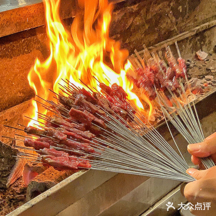 在成都!终于吃到了正宗贵阳铁签烤肉!
