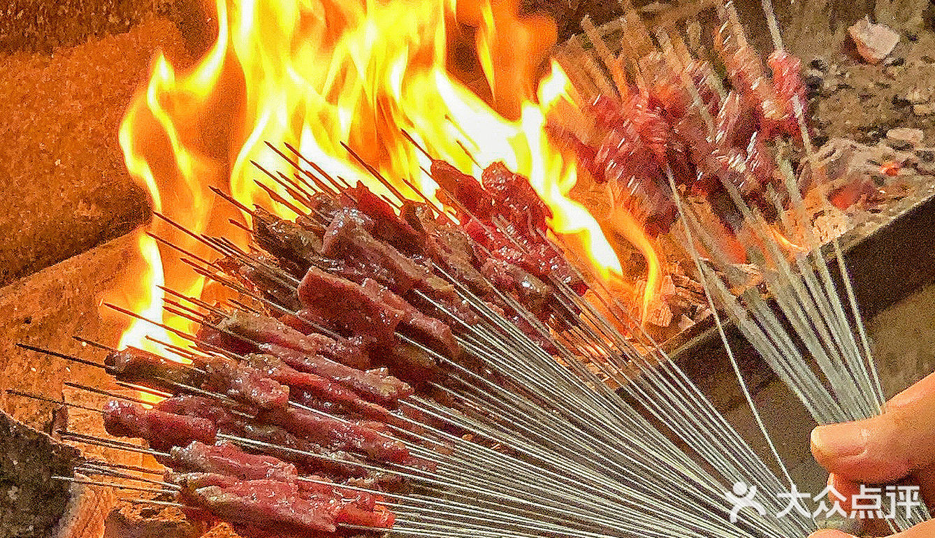 在成都！终于吃到了正宗贵阳铁签烤肉！