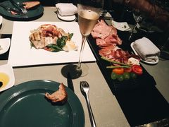 -恰餐厅及酒吧 CHAR Bar & Grill (北京丽都皇冠假日店)