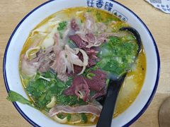 -钢阳酸菜红烧牛肉面(季乐路店)
