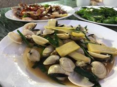 -亚龙湾亚泰商业街