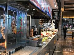 自助取餐区-烟台中泽华羿铂尔曼酒店·汇·全日餐厅·高空海景自助