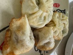 -依云煎包店