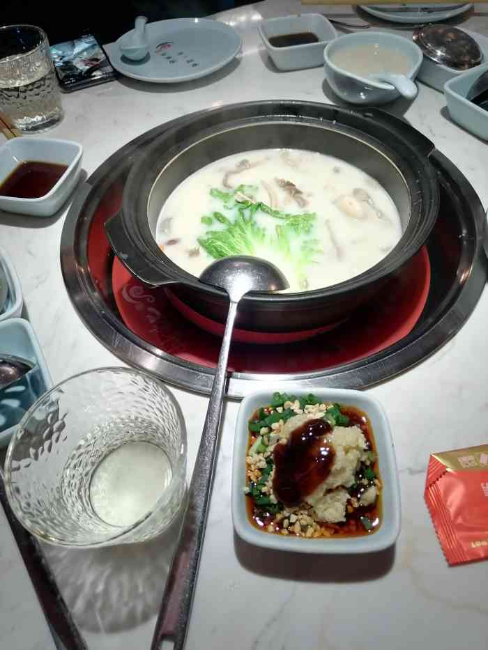 捞神煲汤火锅(云蝠大厦店)-"我比较爱吃捞王,几乎每道菜都爱吃,已经无
