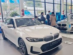 -上海宝信宝马4S店