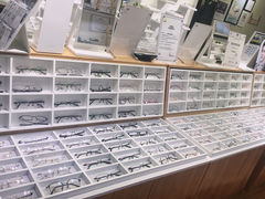 -MiRi眼镜·蔡司·星趣控·尼康控优点视觉合作店(南京东路店)