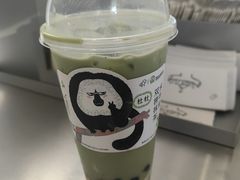 水牛乳双拼抹茶-喜茶(迪士尼小镇·平行宇宙店)